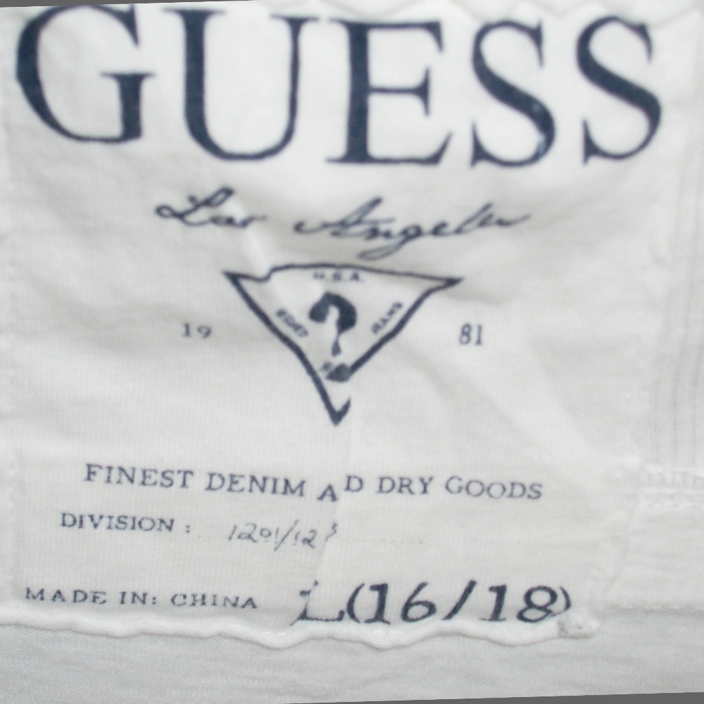 Guess Boys' Graphic Tee Size: Large (16/18) - Picture 4 of 4